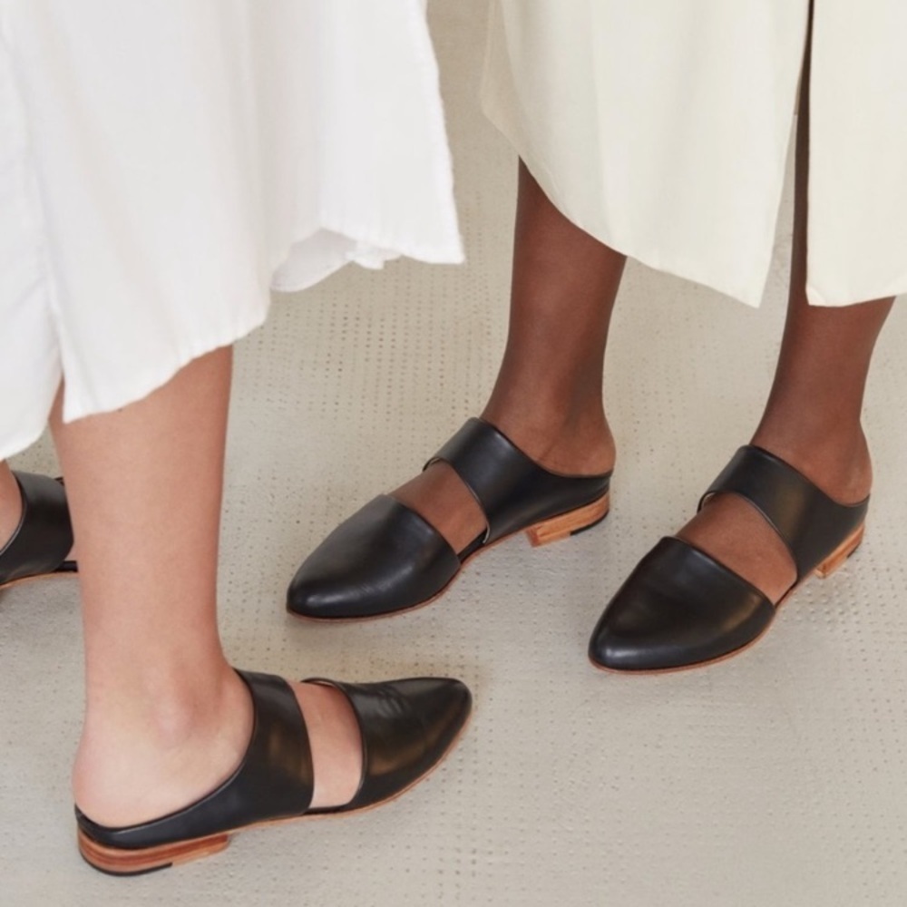ZOU XOU Mules in Black Glaze leather handmade with stacked heel Sz 7 minimalist